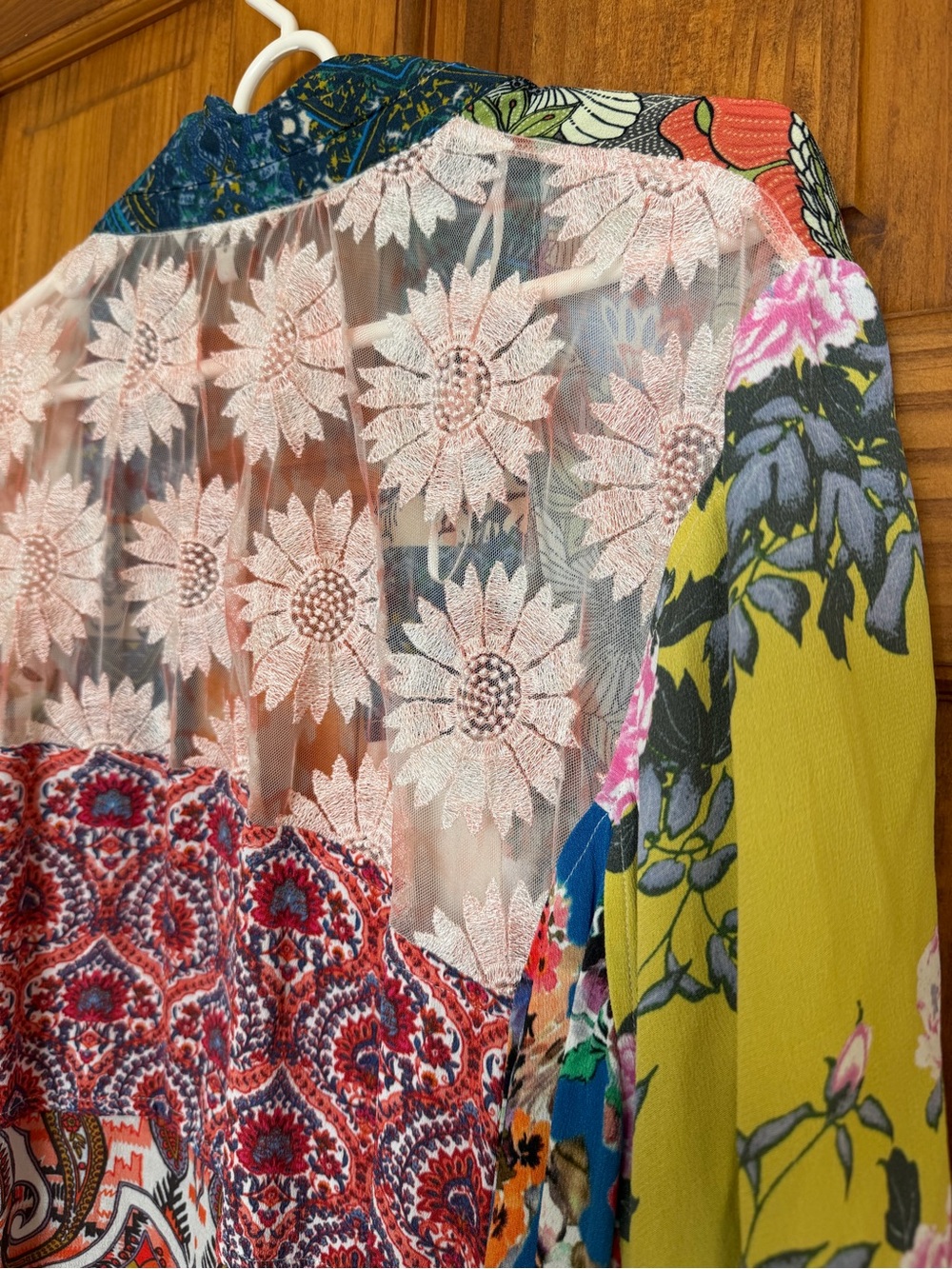 Vincente Floral Embroidered Lace Kimono - Picture 5 of 10